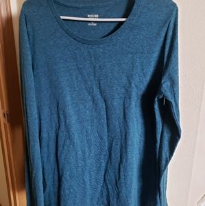2 crew neck long sleeve shirts